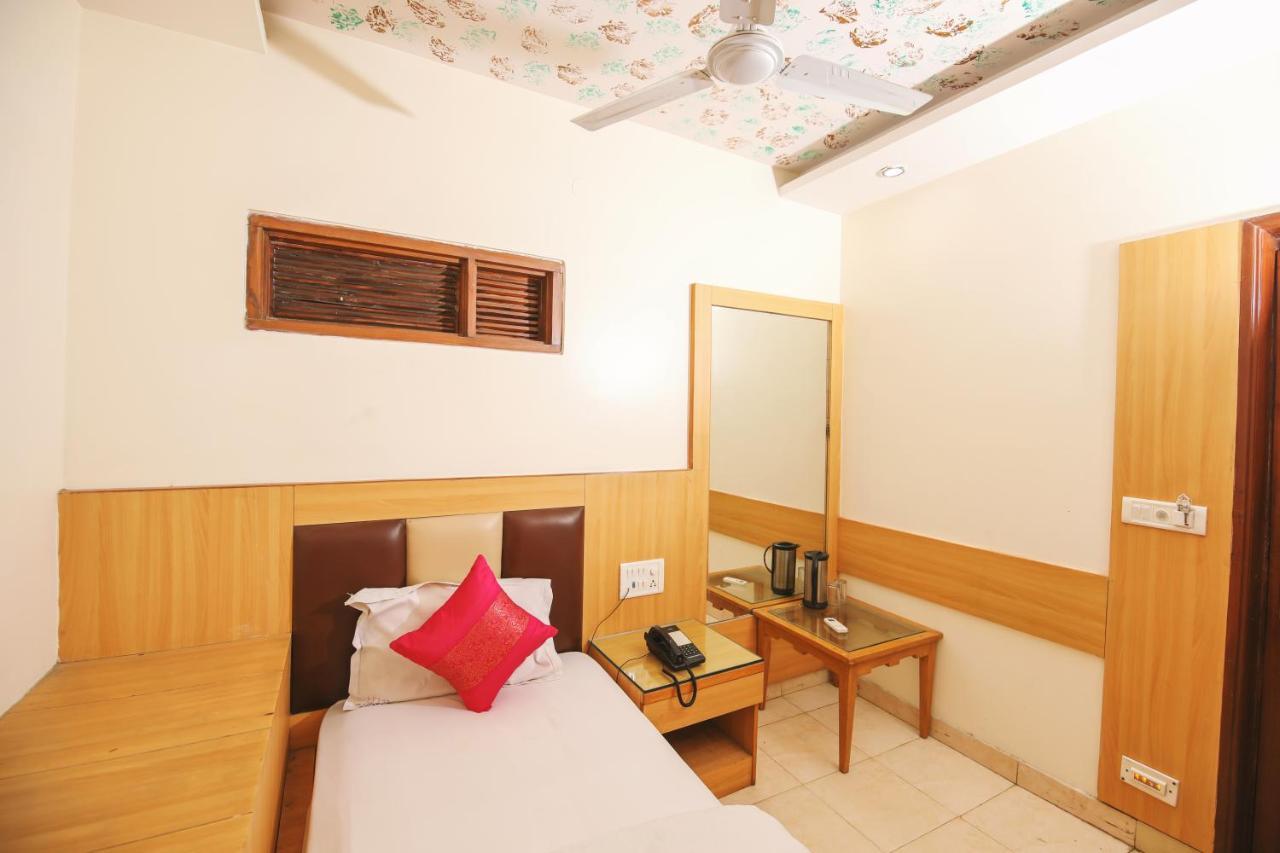 Hotel Lav Kush Deluxe " 3 Min Walking From New Delhi Railway Station " Esterno foto