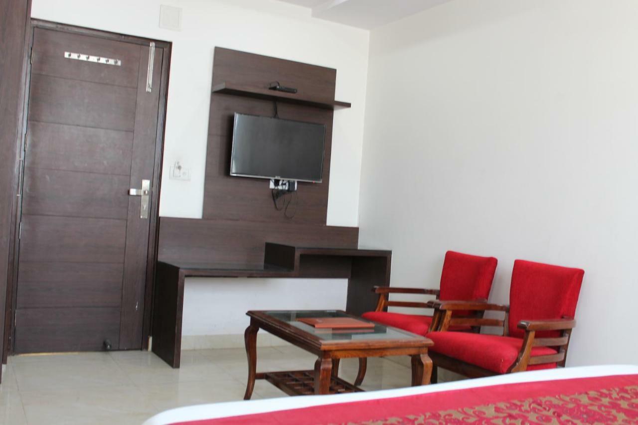 Hotel Lav Kush Deluxe " 3 Min Walking From New Delhi Railway Station " Esterno foto