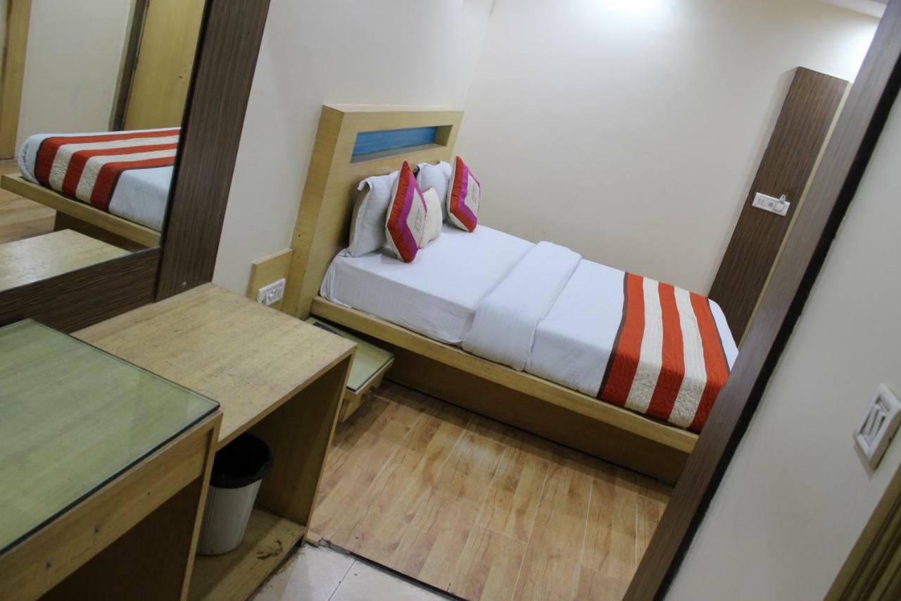 Hotel Lav Kush Deluxe " 3 Min Walking From New Delhi Railway Station " Esterno foto