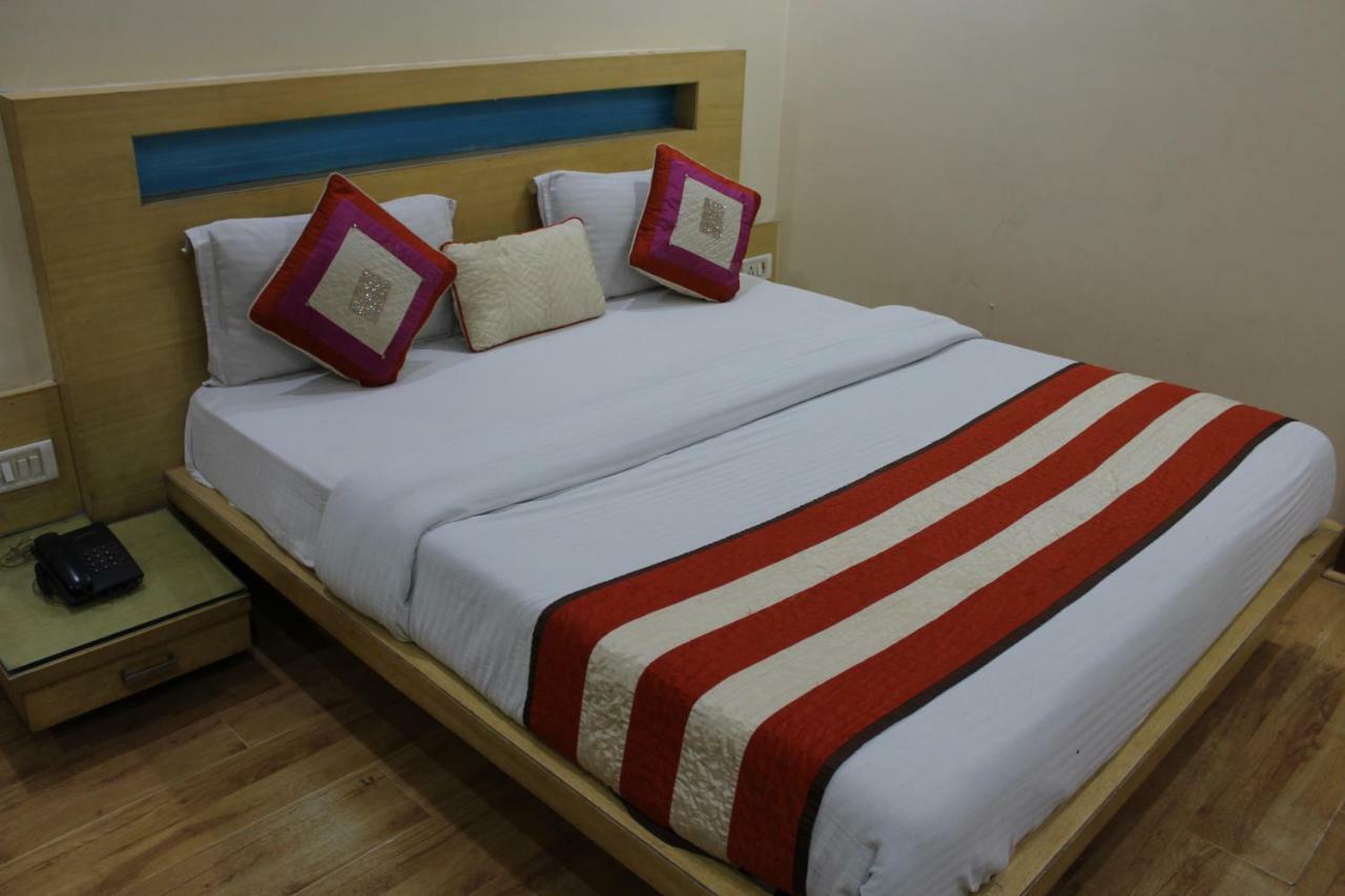 Hotel Lav Kush Deluxe " 3 Min Walking From New Delhi Railway Station " Esterno foto