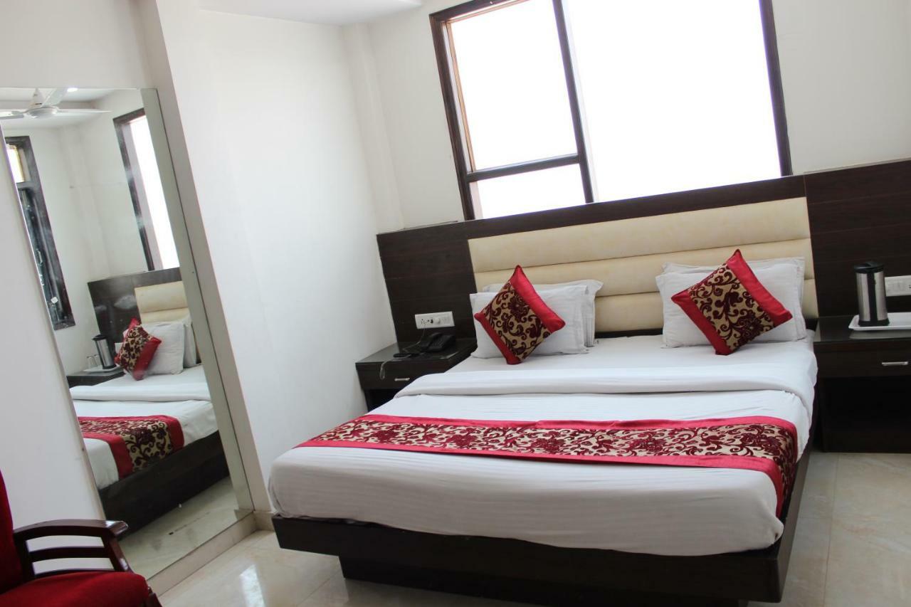 Hotel Lav Kush Deluxe " 3 Min Walking From New Delhi Railway Station " Esterno foto