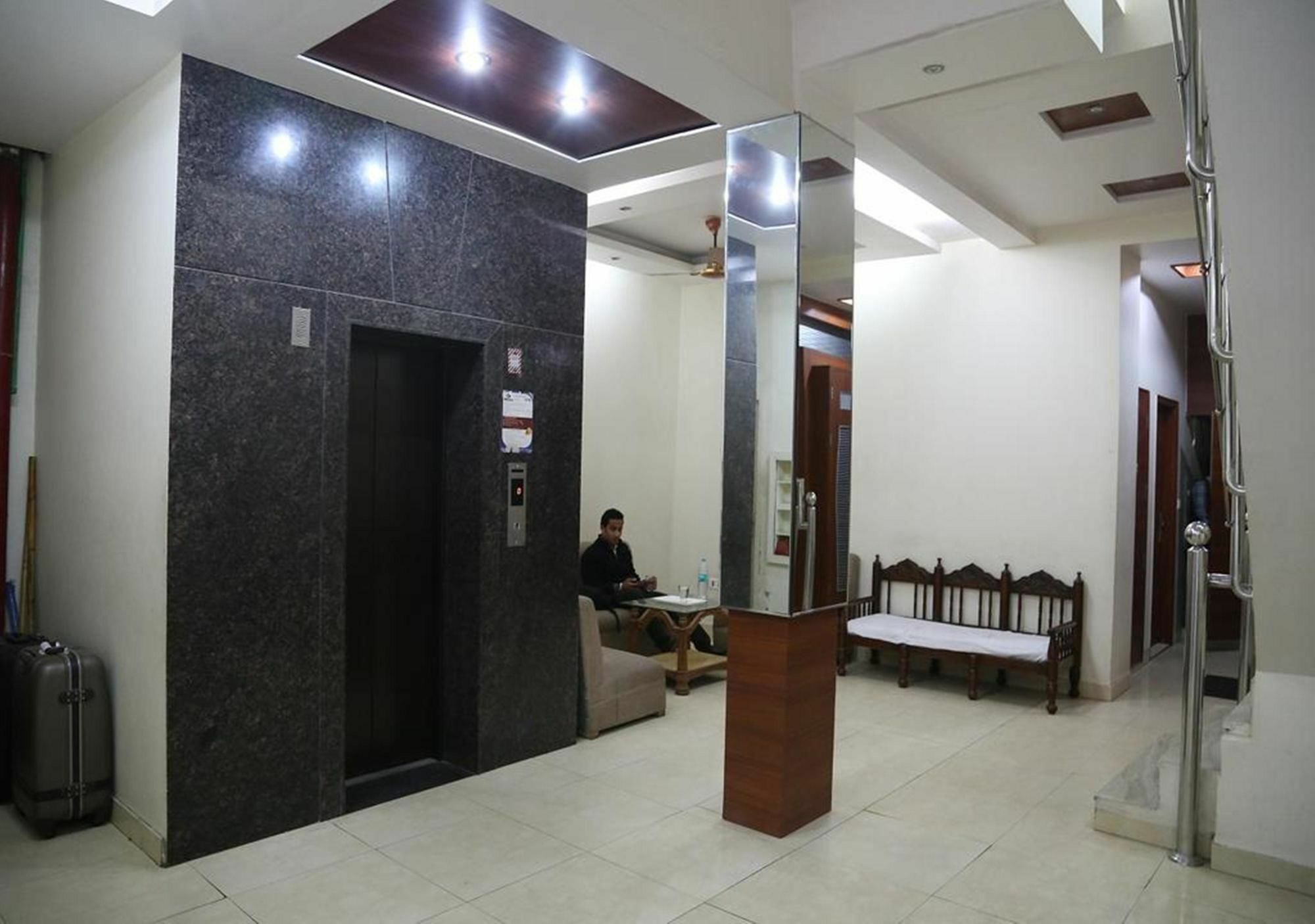 Hotel Lav Kush Deluxe " 3 Min Walking From New Delhi Railway Station " Esterno foto