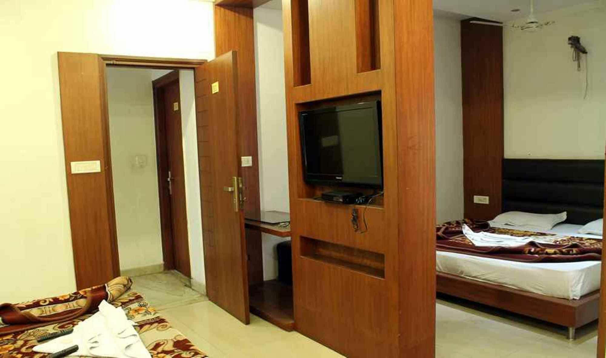 Hotel Lav Kush Deluxe " 3 Min Walking From New Delhi Railway Station " Esterno foto